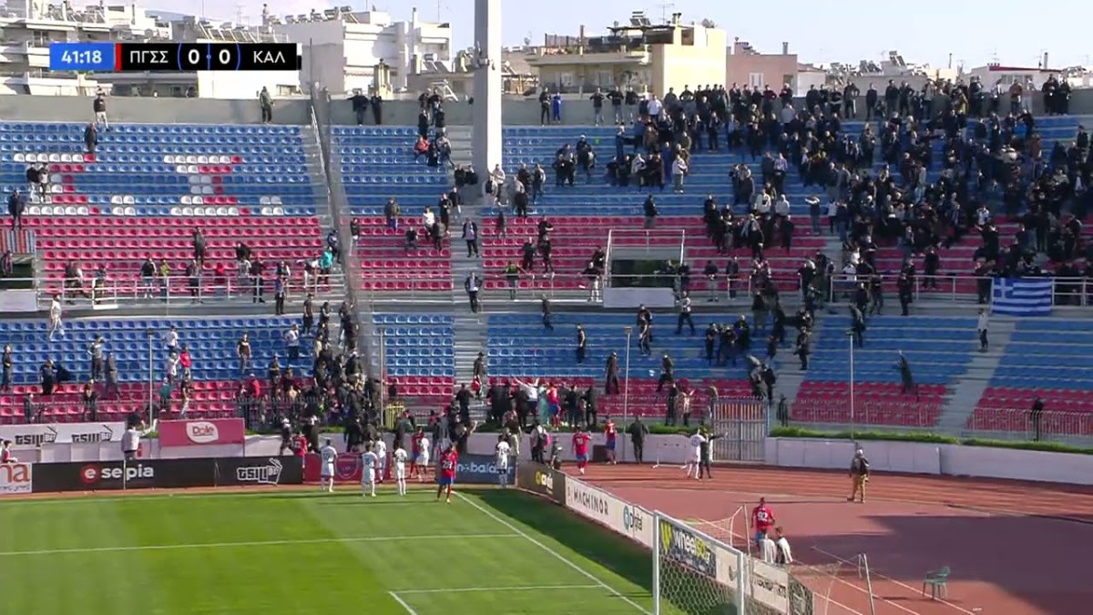 Έδωσαν διαπιστεύσεις οι “ανεγκέφαλοι” για μια ακόμη φορά – τα επεισόδια μεταξύ οπαδών στη Νέα Σμύρνη