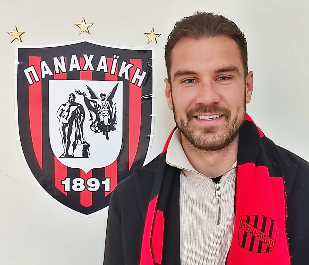 Ο Σαφαρίκας στο “πόδι” του Ανδρέα Κολοβούρη που “κουνάει” μαντήλι στη Παναχαϊκή