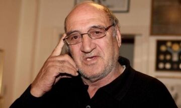 Στο πένθος βυθίστηκε η οικογένεια του Άρη – “έφυγε” ο θρυλικός ποδοσφαιριστής Αλέκος Αλεξιάδης.