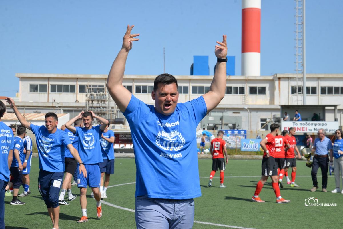 Η Ελλάς Σύρου ανέβηκε στη Super League 2 και στη φιέστα βούτηξαν στη θάλασσα (vid.)