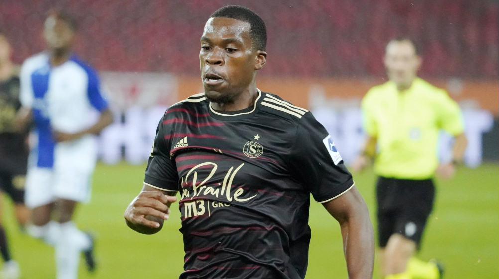 Ο Ελβετός Ντέρεκ Κουτέσα στην Αθήνα για ιατρικές εξετάσεις πριν κλείσει στην ΑΕΚ