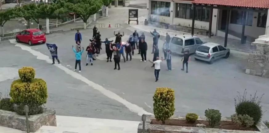 Σκηνές Far West: Οπαδός του Ερμή Ζωνιανών σήκωσε ένα όπλο στον αέρα (χωρίς να πυροβολήσει) στο ματς με Δόξα Βύρωνος